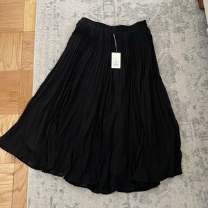 Target Black Pleated MIDI Skirt, Size M